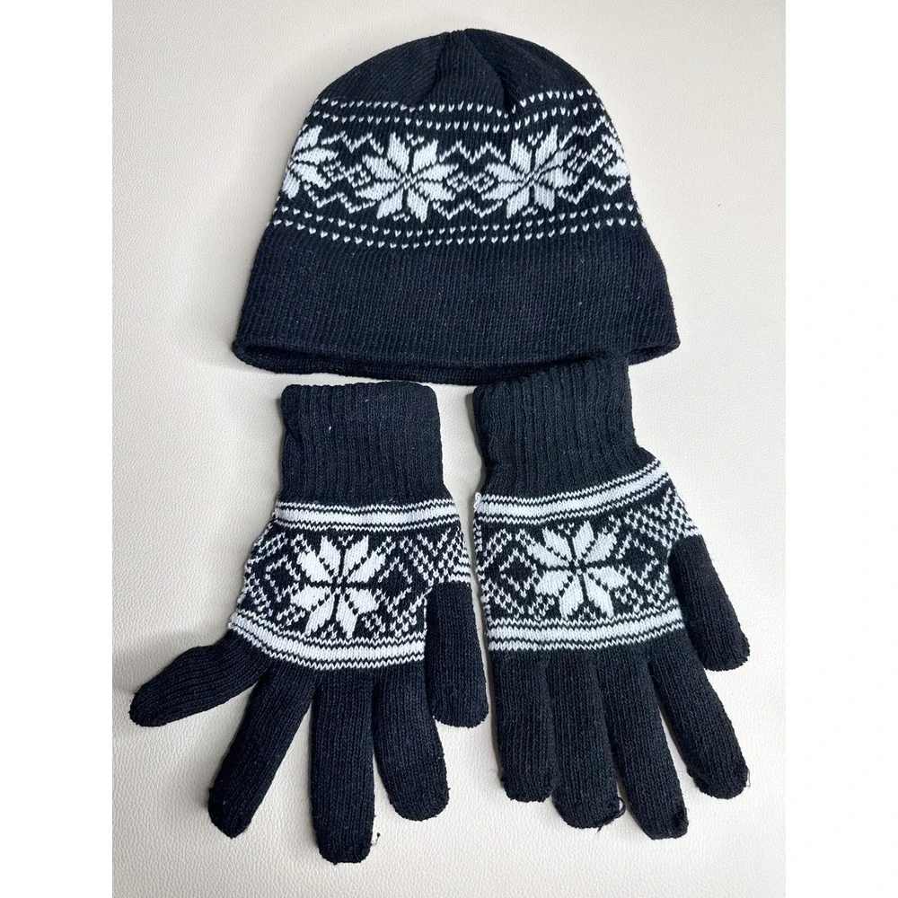 Unisex Snowflake gloves and hat, one size, black/white‎